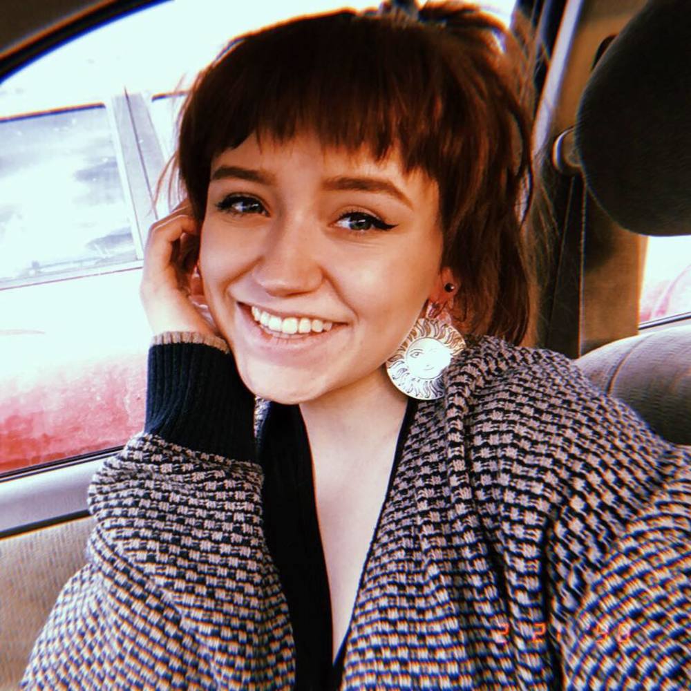 Meet your Posher, Alexis